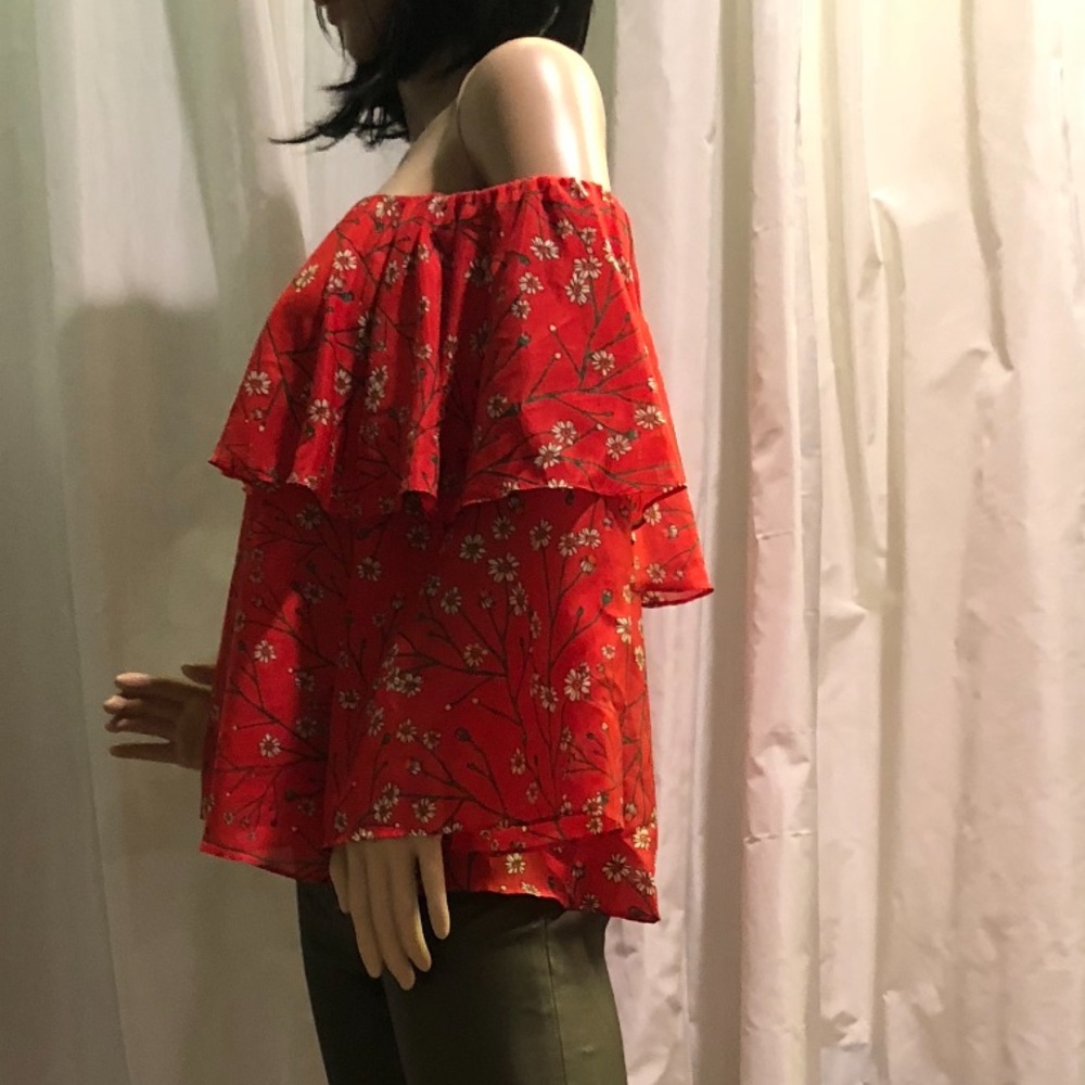New Alice an Olivia red floral top-S/P - Picture 2 of 3